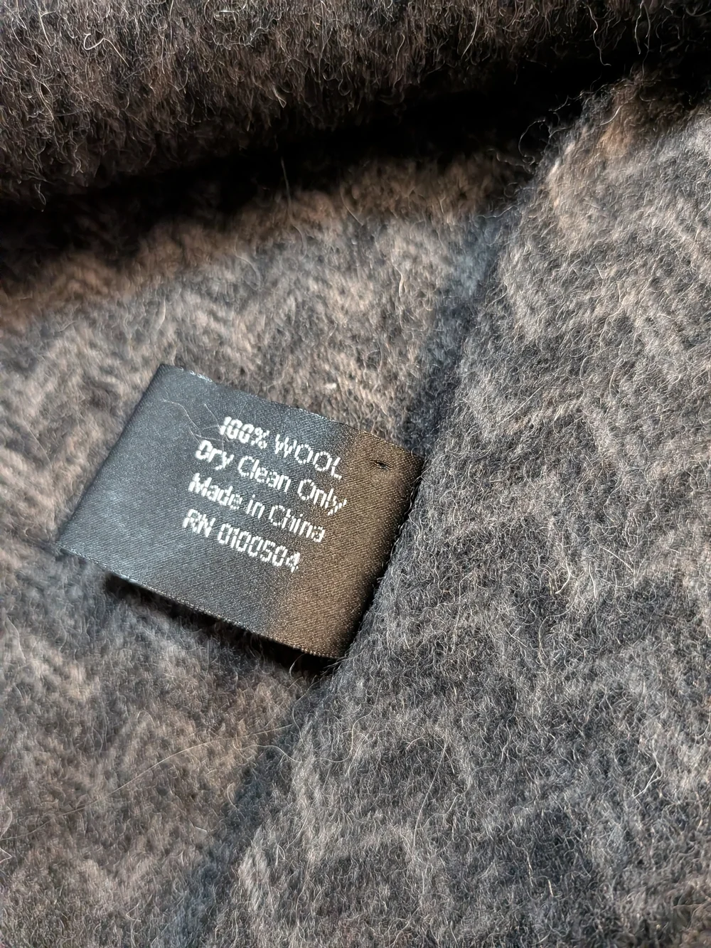 Men’s Charcoal Chevron Wool-Blend Scarf
